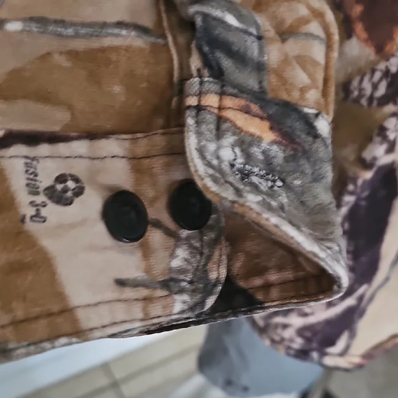 Outfitters Ridge Camo Jacket - Picture 5 of 11